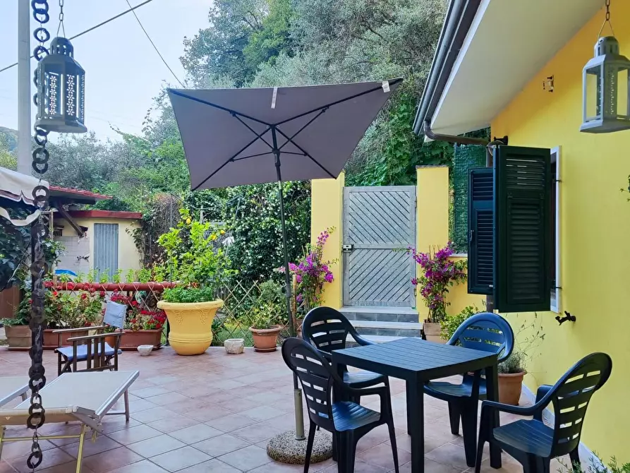 Immagine 5 di Casa bifamiliare in vendita  a Carrara