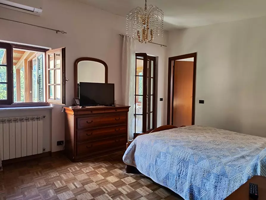 Immagine 18 di Casa bifamiliare in vendita  a Carrara