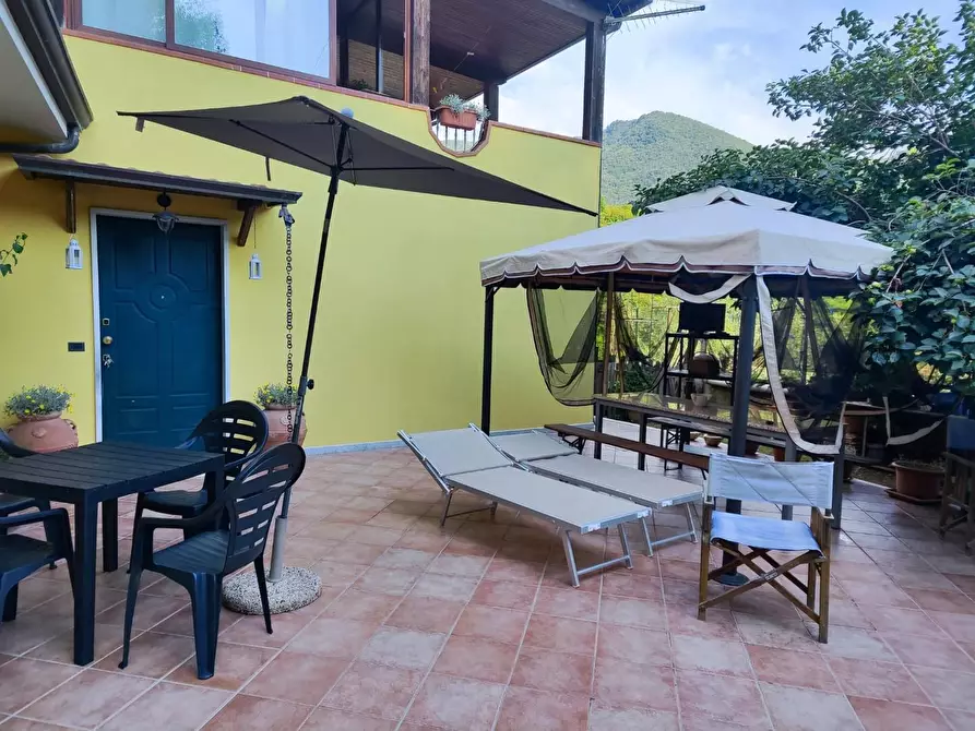 Immagine 1 di Casa bifamiliare in vendita  a Carrara