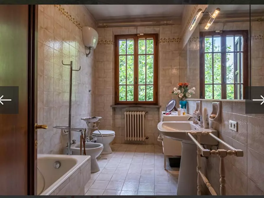Immagine 11 di Villa in vendita  a San Giuliano Terme