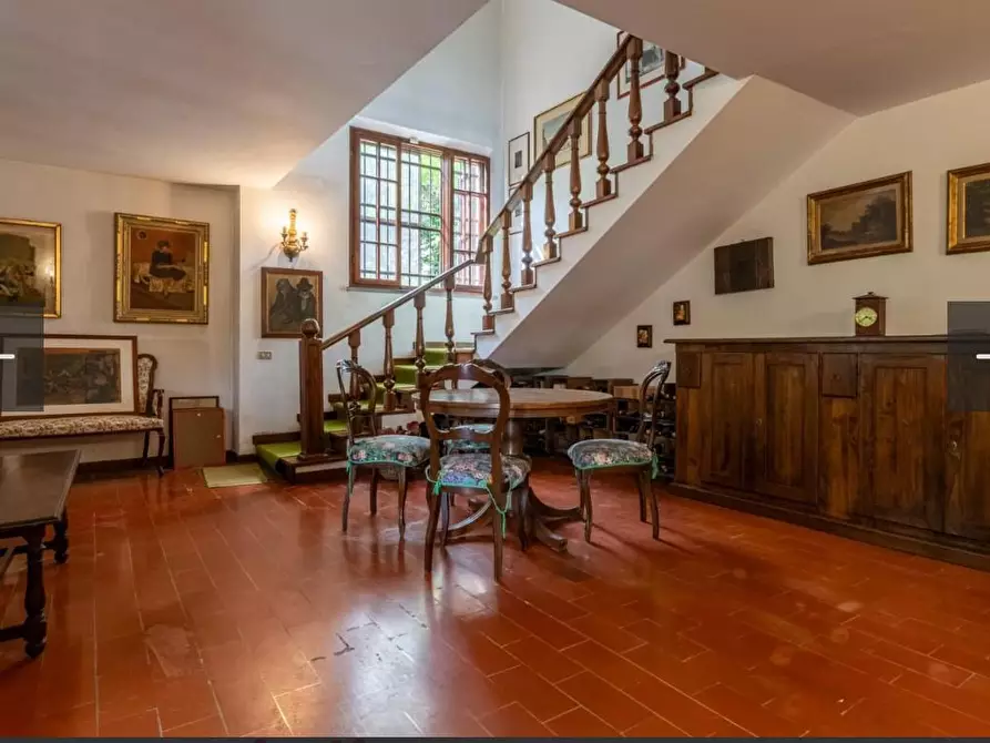 Immagine 2 di Villa in vendita  a San Giuliano Terme