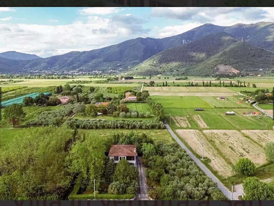 Immagine 15 di Villa in vendita  a San Giuliano Terme