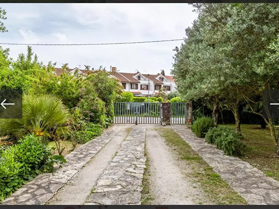 Immagine 12 di Villa in vendita  a San Giuliano Terme