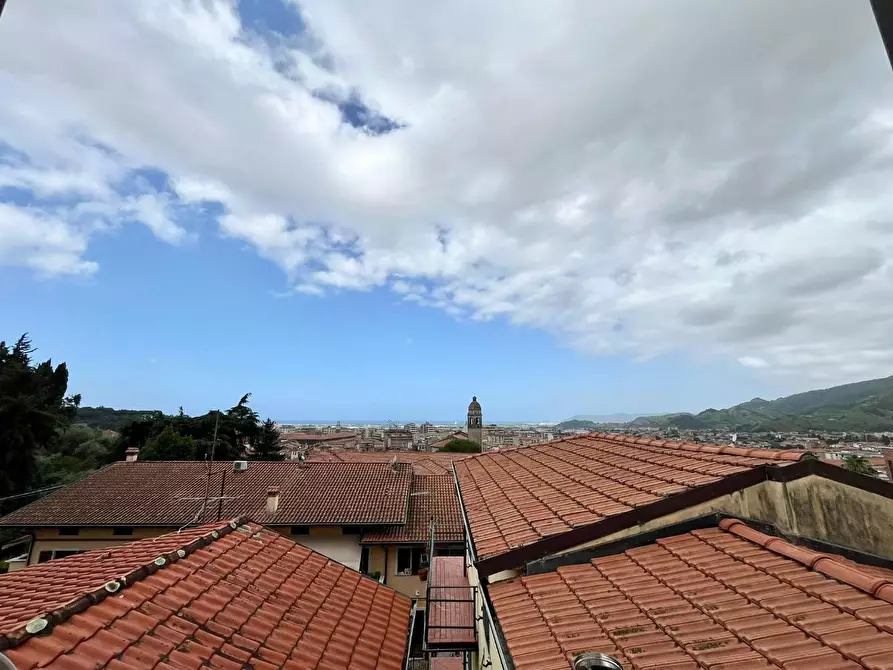 Immagine 26 di Terratetto in vendita  a Massa