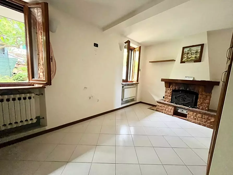 Immagine 15 di Terratetto in vendita  a Massa