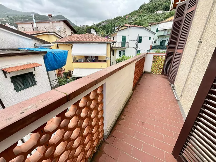 Immagine 23 di Terratetto in vendita  a Massa