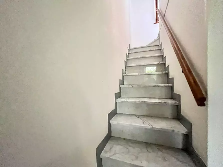 Immagine 20 di Terratetto in vendita  a Massa