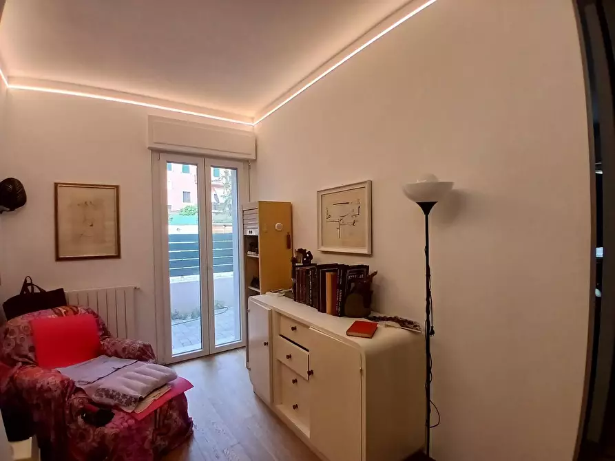 Immagine 28 di Villa in vendita  a Livorno