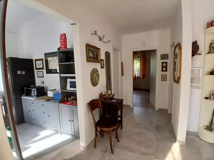 Immagine 14 di Villa in vendita  a Livorno