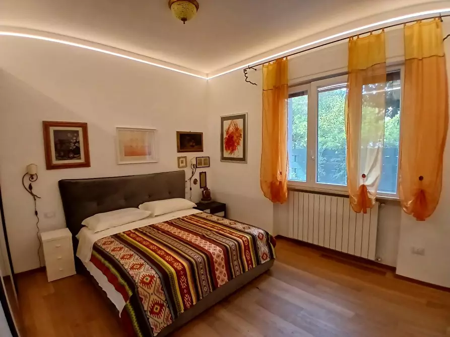 Immagine 24 di Villa in vendita  a Livorno