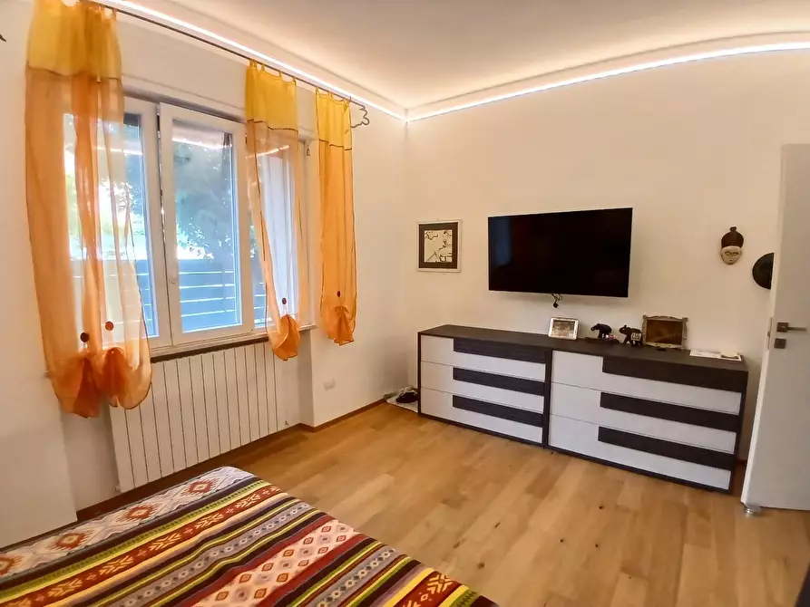 Immagine 27 di Villa in vendita  a Livorno