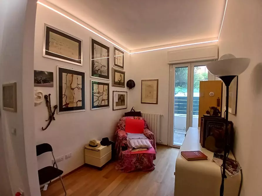 Immagine 29 di Villa in vendita  a Livorno