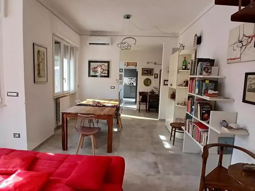 Immagine 7 di Villa in vendita  a Livorno
