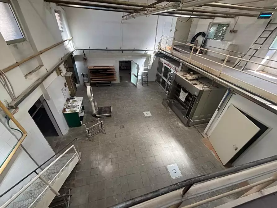 Immagine 6 di Attività artigianale in vendita  a Empoli