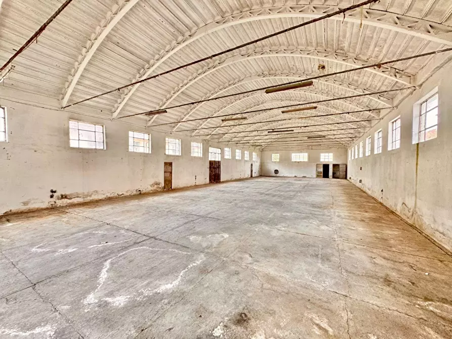 Immagine 1 di Attività artigianale in affitto  a Ponsacco