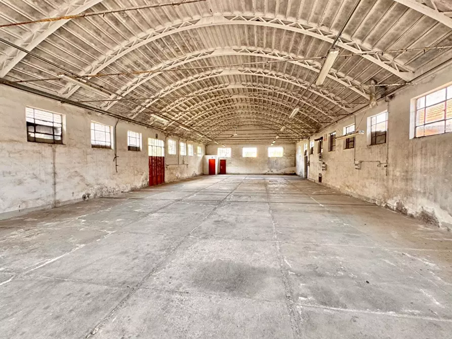 Immagine 4 di Attività artigianale in affitto  a Ponsacco