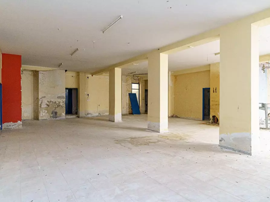 Immagine 8 di Capannone industriale in vendita  a Nicolosi