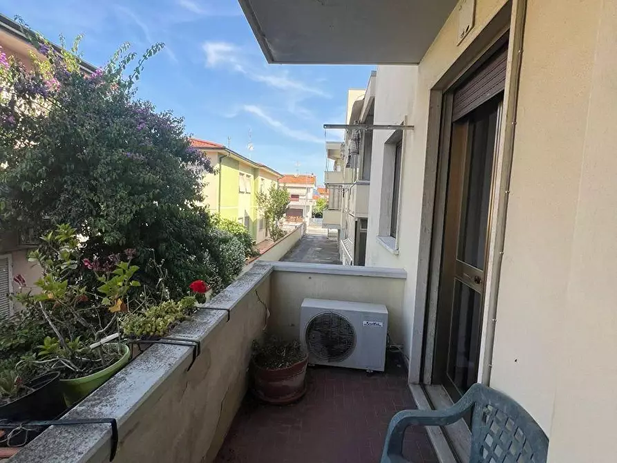 Immagine 6 di Appartamento in vendita  a Viareggio