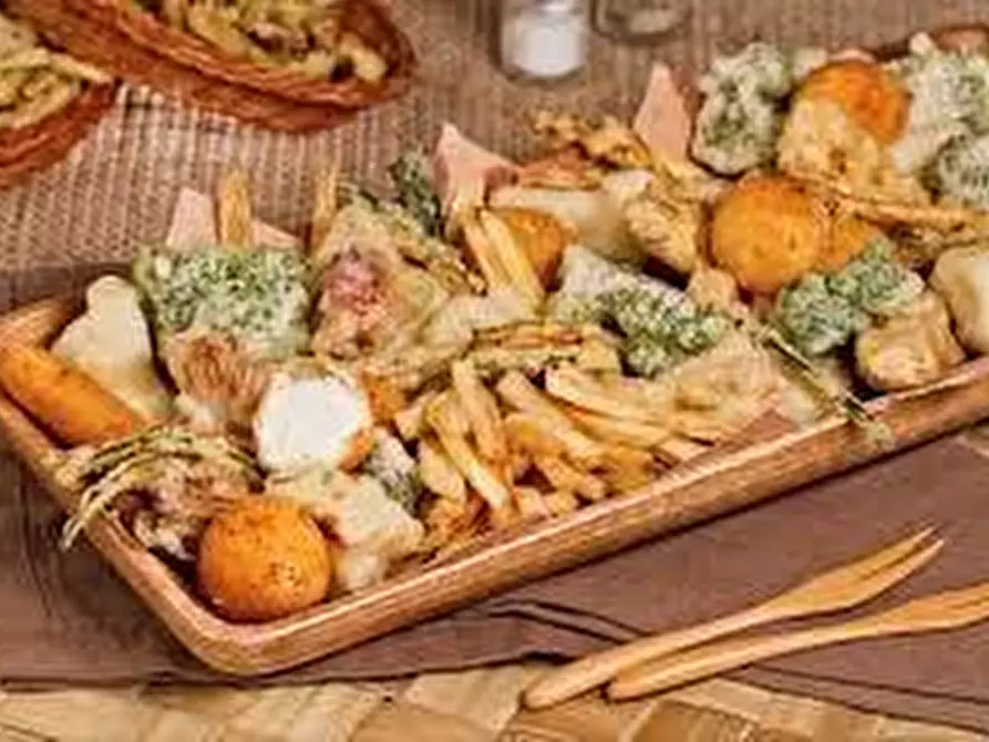 Immagine 21 di Bar / Ristorante in vendita  a Livorno