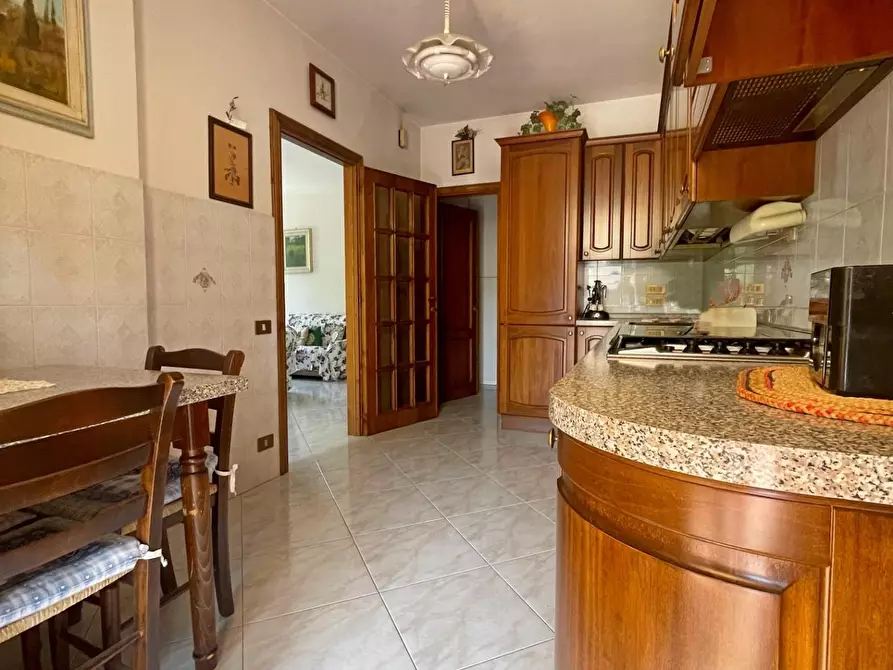 Immagine 2 di Casa quadrifamiliare in vendita  a Poggibonsi