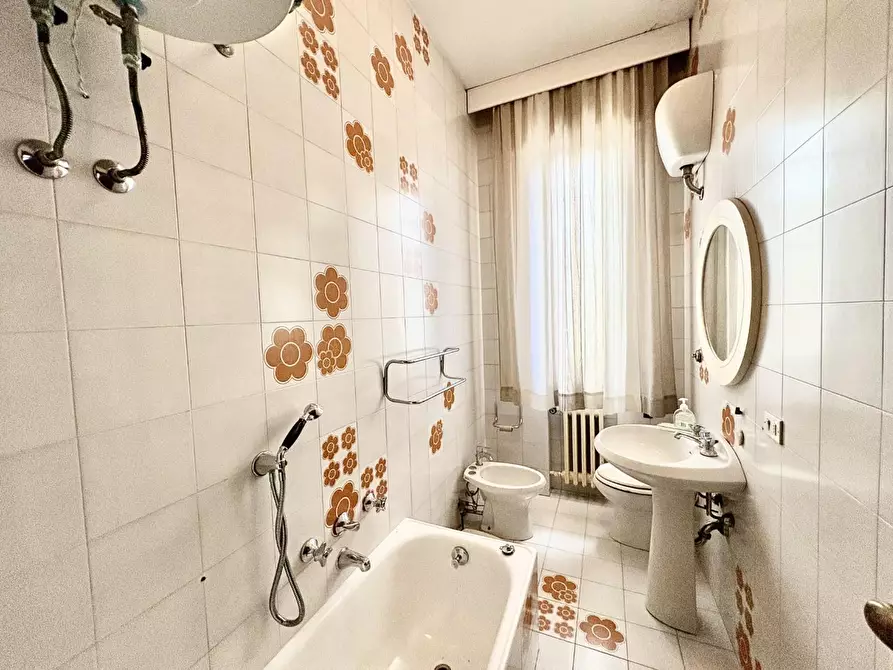 Immagine 25 di Villa in vendita  a Castelfiorentino