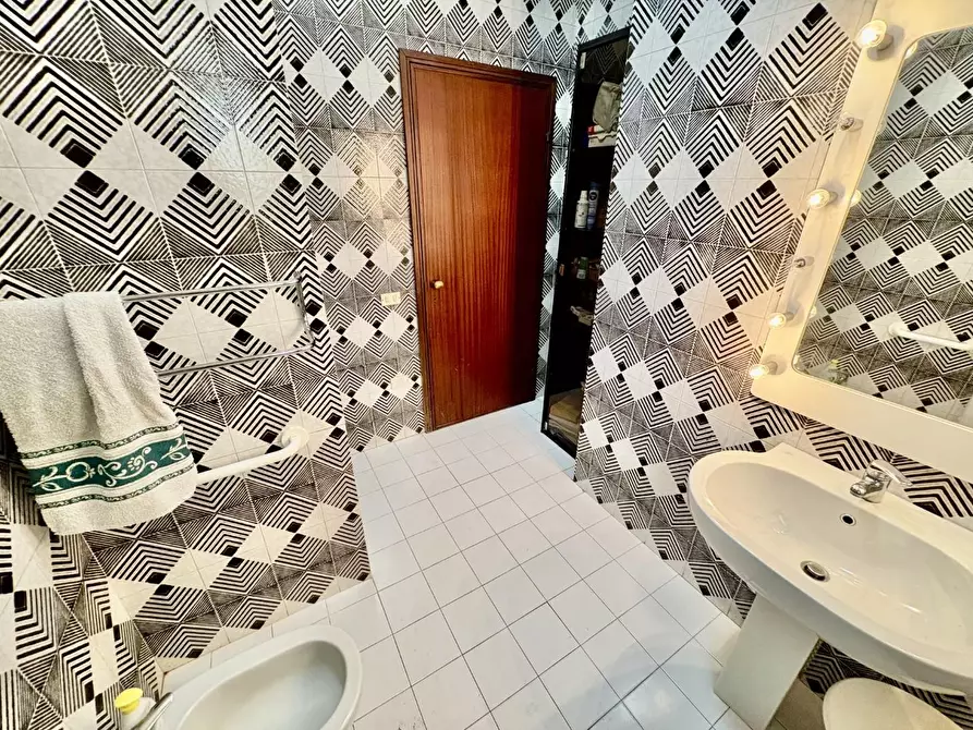 Immagine 12 di Villa in vendita  a Castelfiorentino