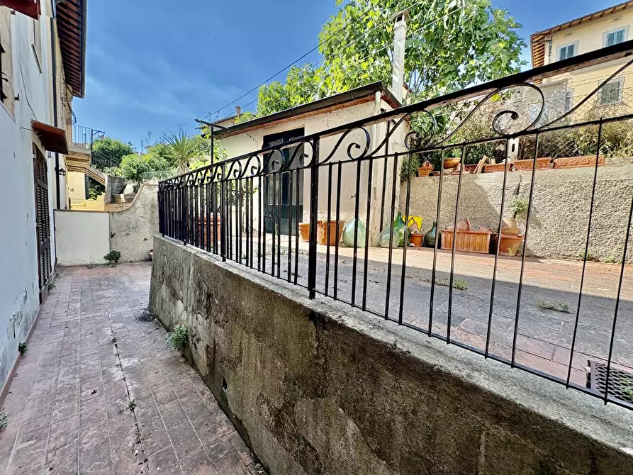 Immagine 15 di Villa in vendita  a Castelfiorentino