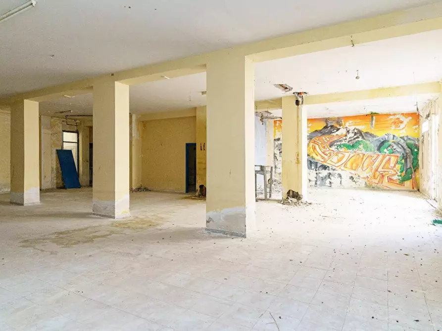 Immagine 30 di Capannone industriale in vendita  a Nicolosi