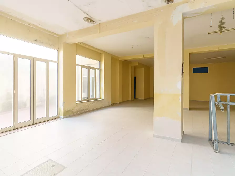 Immagine 25 di Capannone industriale in vendita  a Nicolosi