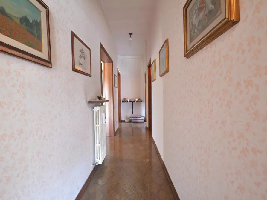 Immagine 9 di Villa in vendita  a Lucca
