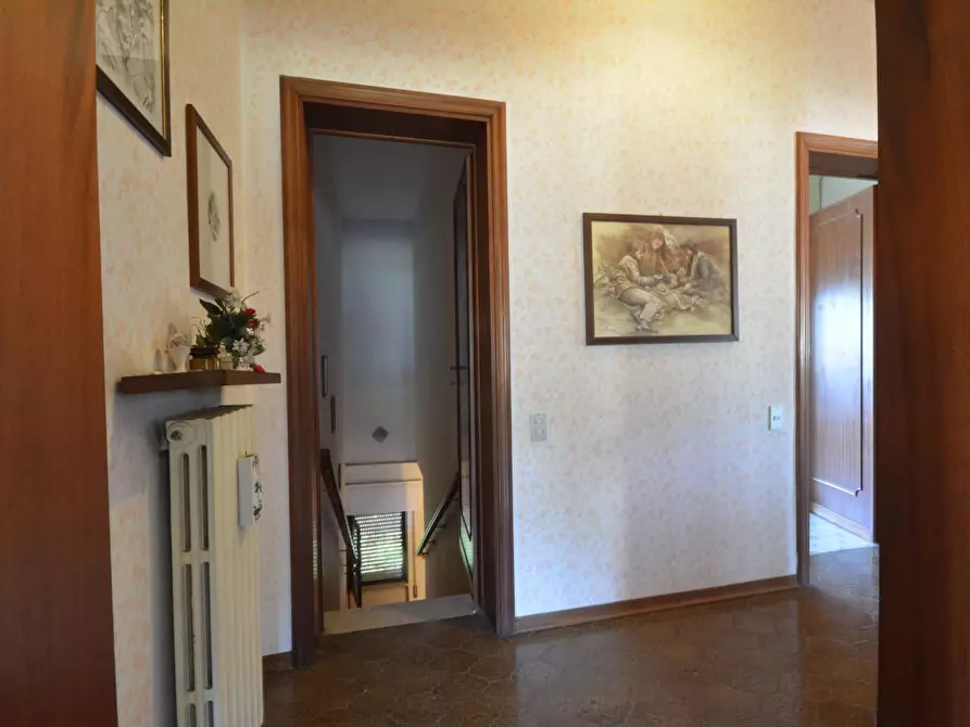 Immagine 10 di Villa in vendita  a Lucca