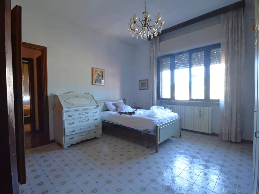 Immagine 15 di Villa in vendita  a Lucca