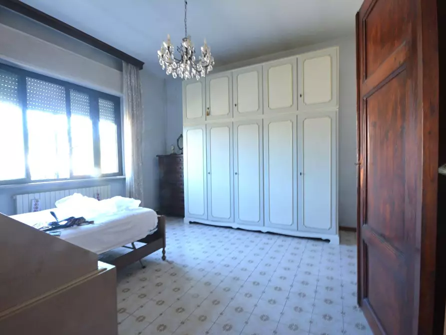 Immagine 14 di Villa in vendita  a Lucca