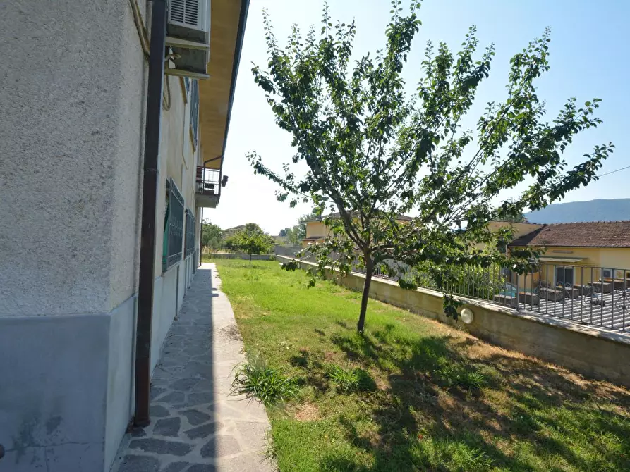 Immagine 36 di Villa in vendita  a Lucca