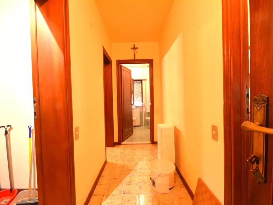 Immagine 26 di Villa in vendita  a Lucca