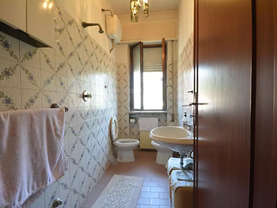 Immagine 8 di Villa in vendita  a Lucca