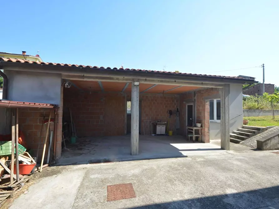 Immagine 33 di Villa in vendita  a Lucca