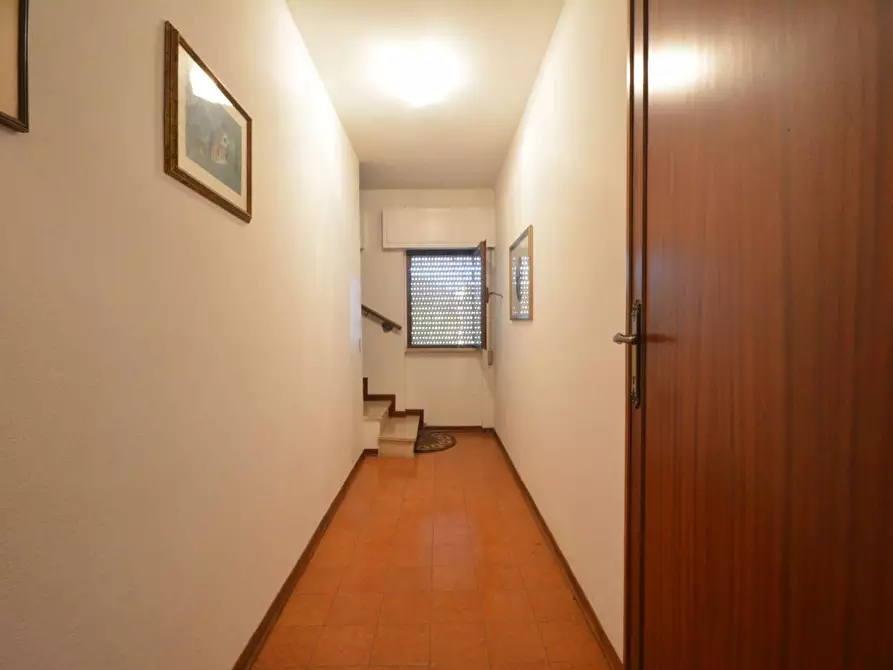 Immagine 17 di Villa in vendita  a Lucca