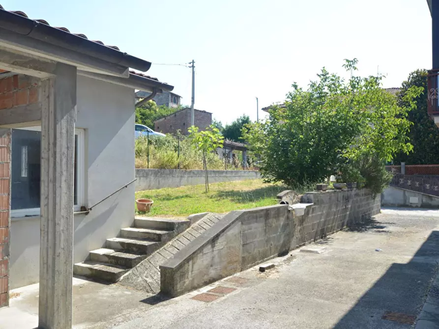 Immagine 34 di Villa in vendita  a Lucca