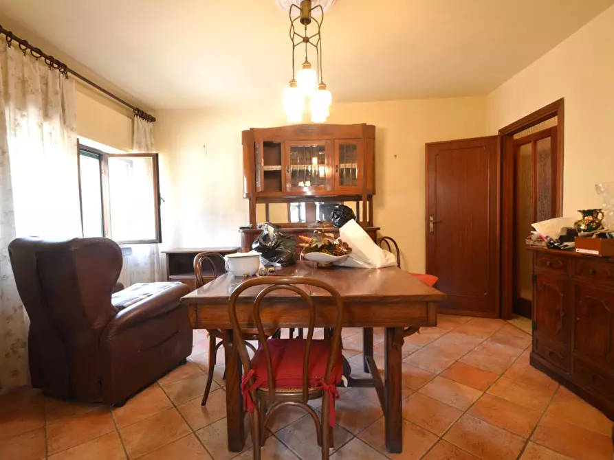 Immagine 21 di Villa in vendita  a Lucca