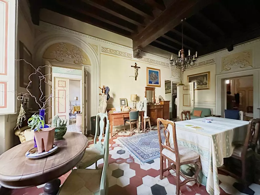 Immagine 8 di Appartamento in vendita  a Lucca