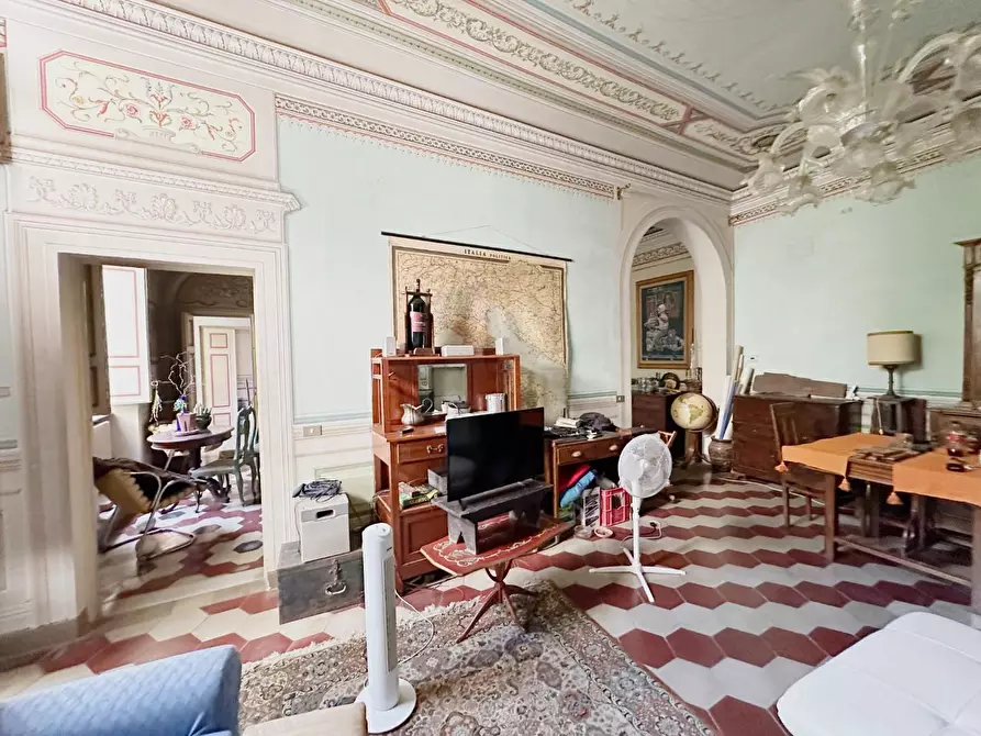 Immagine 7 di Appartamento in vendita  a Lucca