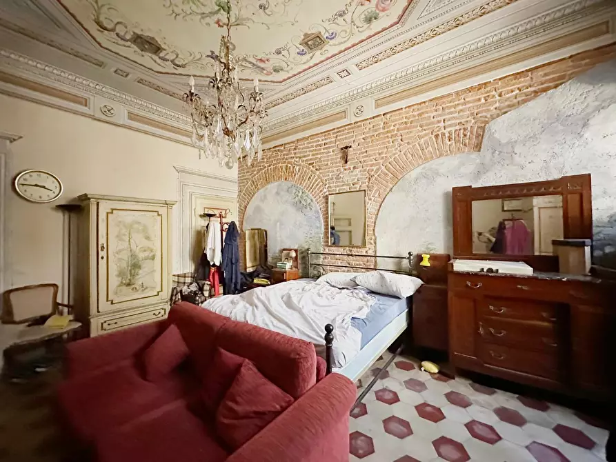 Immagine 12 di Appartamento in vendita  a Lucca
