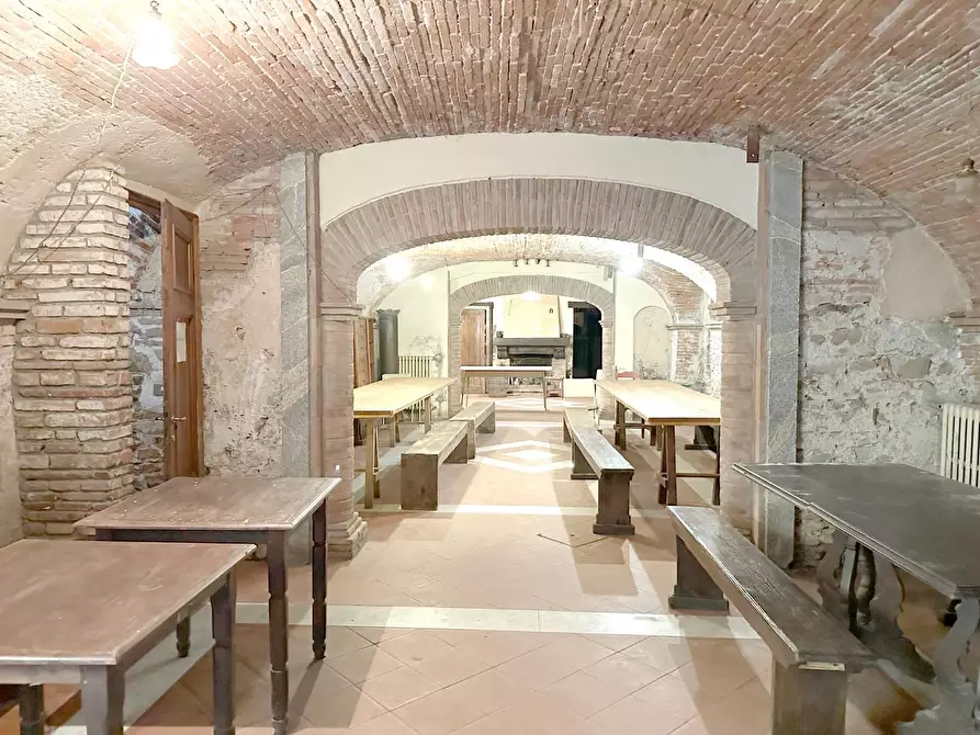 Immagine 31 di Appartamento in vendita  a Lucca