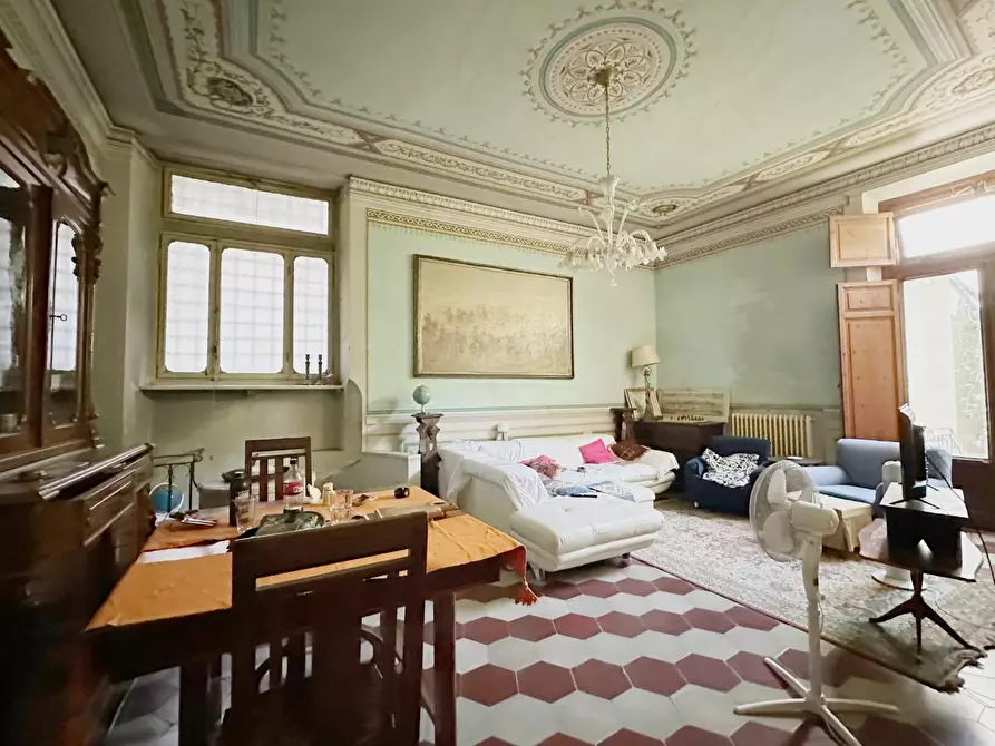 Immagine 4 di Appartamento in vendita  a Lucca