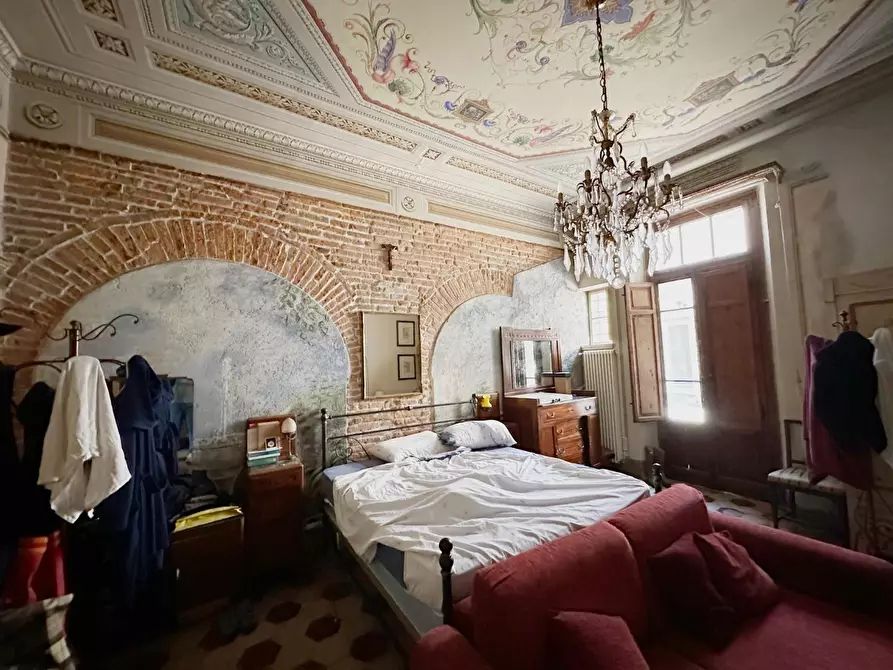 Immagine 16 di Appartamento in vendita  a Lucca