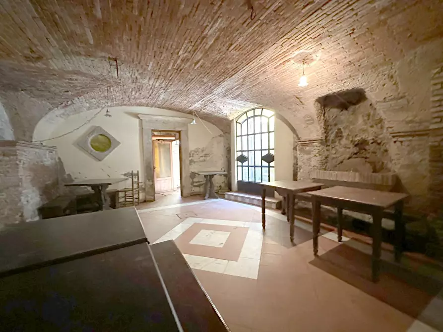 Immagine 30 di Appartamento in vendita  a Lucca