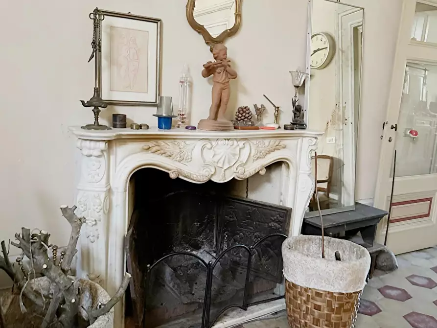 Immagine 15 di Appartamento in vendita  a Lucca