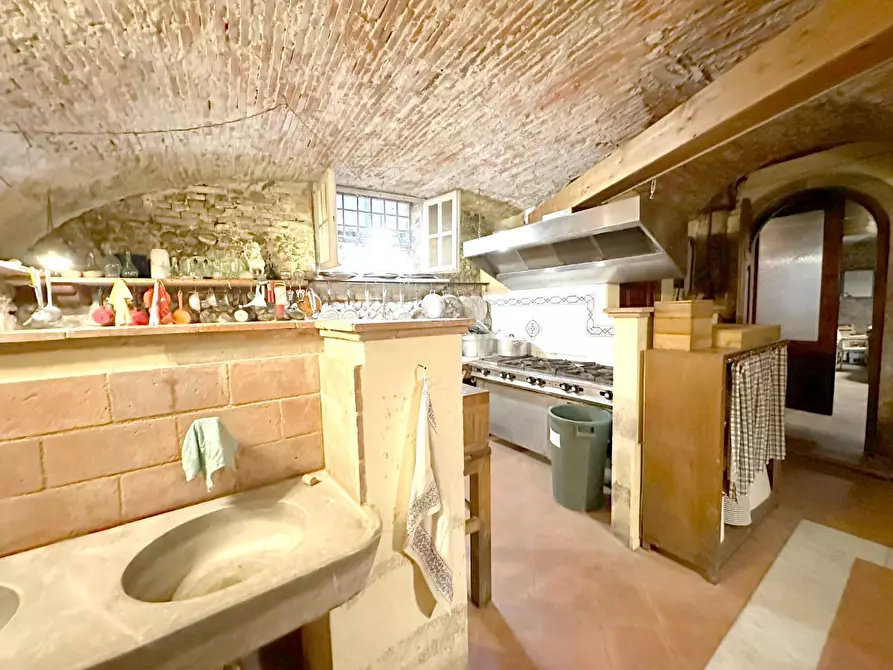 Immagine 23 di Appartamento in vendita  a Lucca