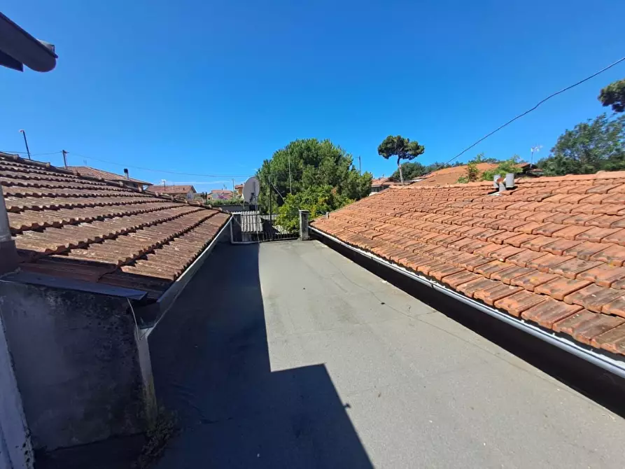 Immagine 27 di Casa indipendente in vendita  a Massa